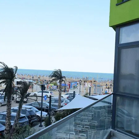 Sunrise By The Sea Mamaia Apartamento